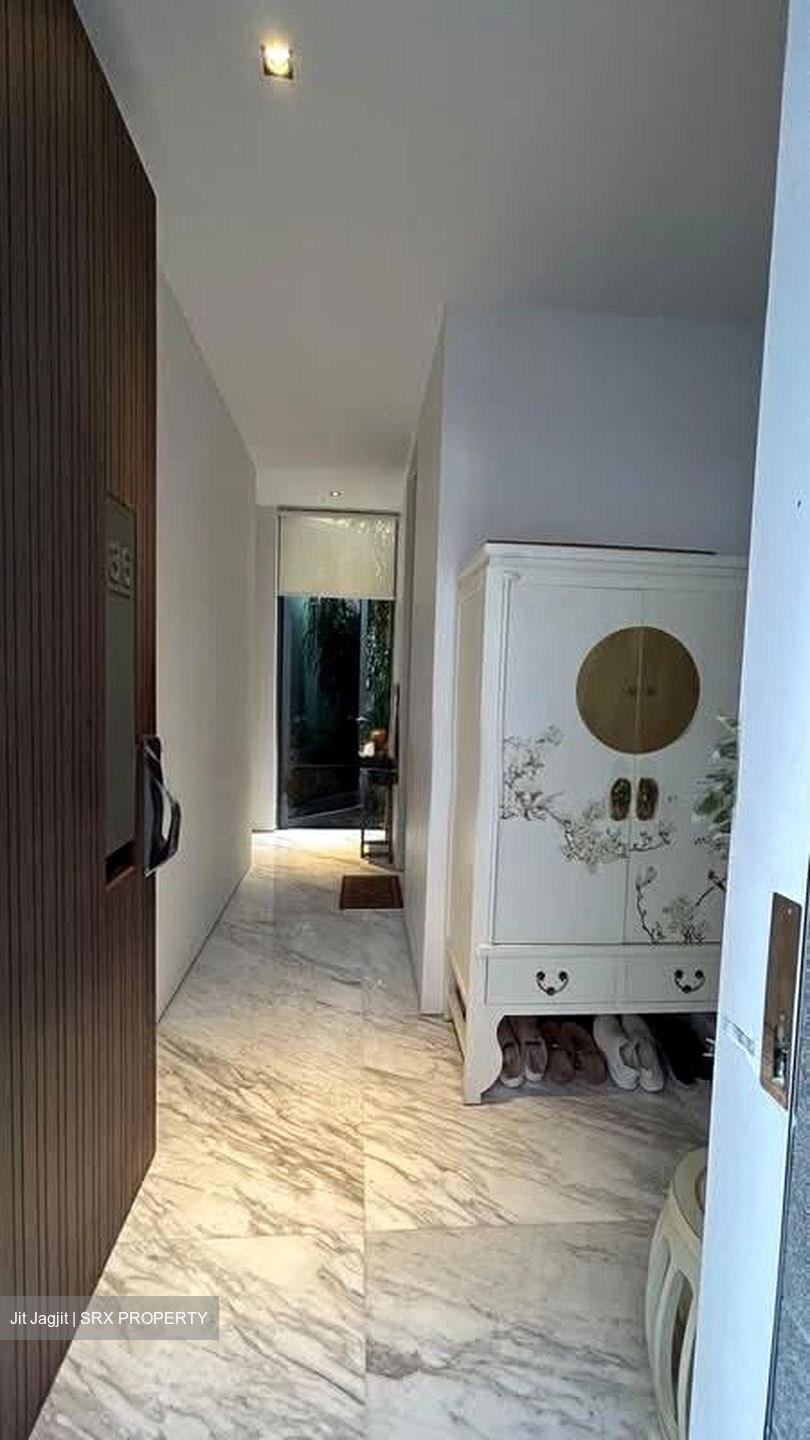 Toh Estate (D17), Terrace #548846911
